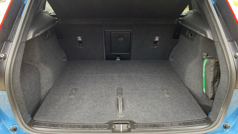 Volvo XC40 2.0 B4P Plus Dark 5dr Auto Petrol Estate